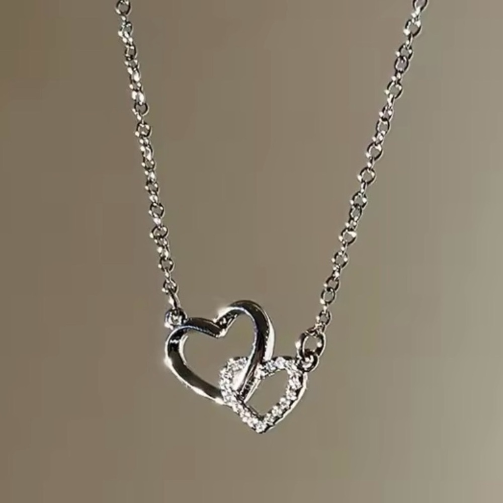Romantic Simple Double Heart Pendant Necklace.